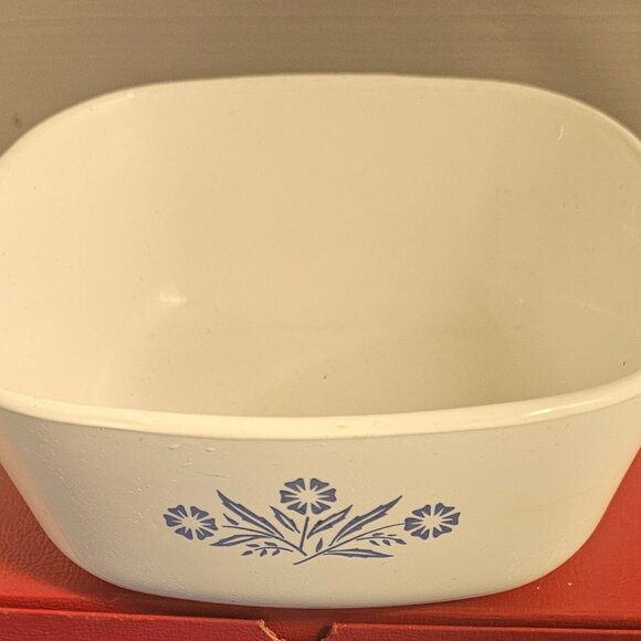 Vintage corning ware blue cornflower P-1 1/2-b 1 1/2 Qt Casserole Without Lid - Picture 1 of 5